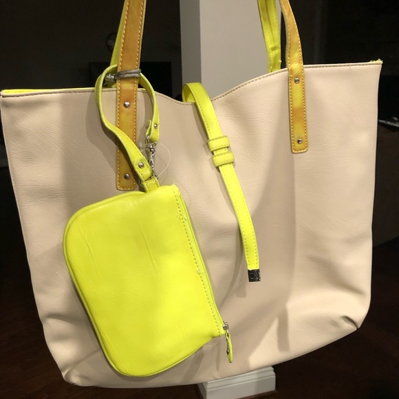 Danny Nicole Reversible Tote Lime & Beige - Picture 1 of 7